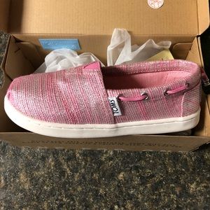 Girls TOMS NWT size 13